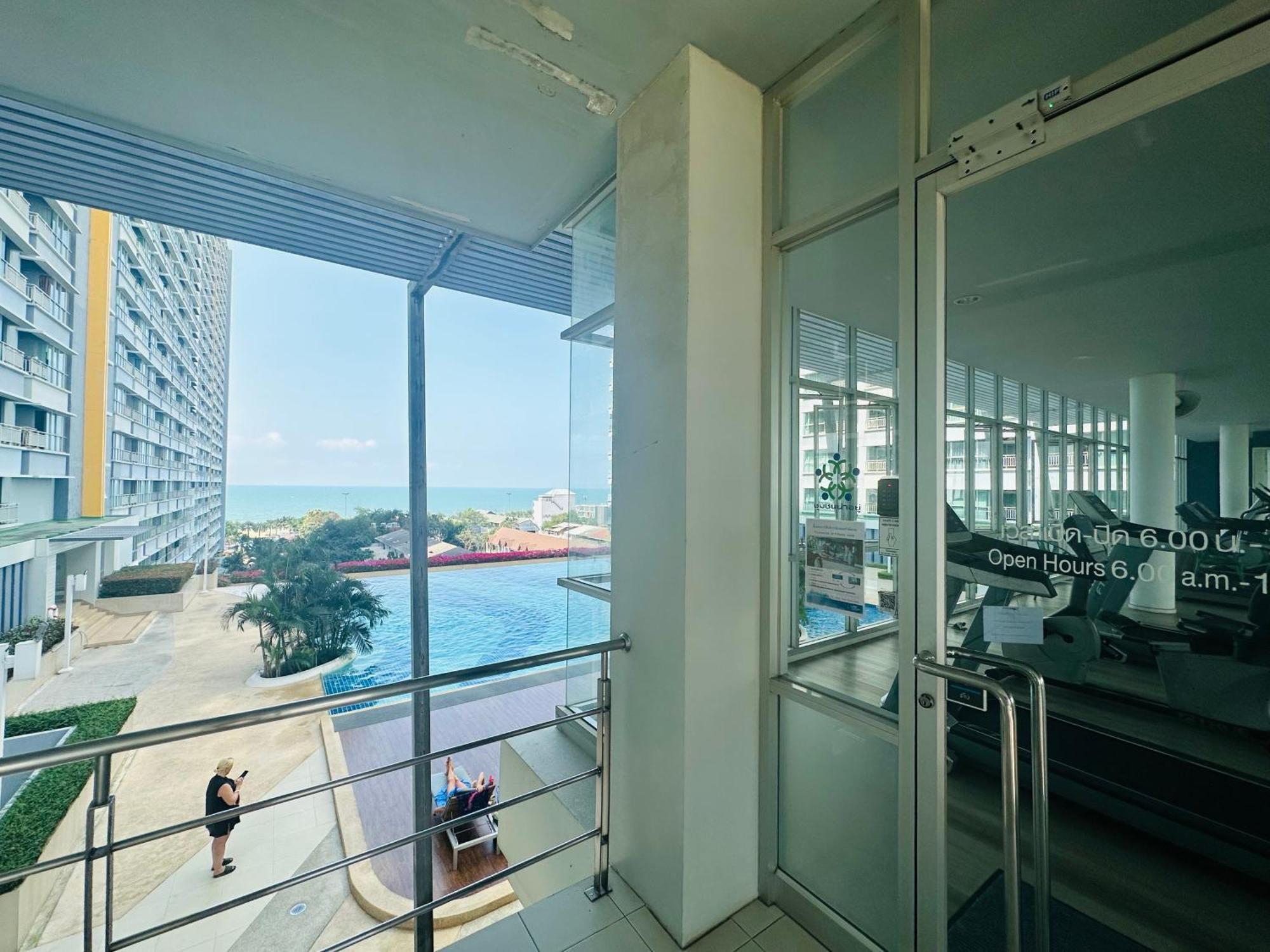 Seaview Beach Room Lumpini-Pool And Gym Face To Ocean Джомтиен Бийч Екстериор снимка