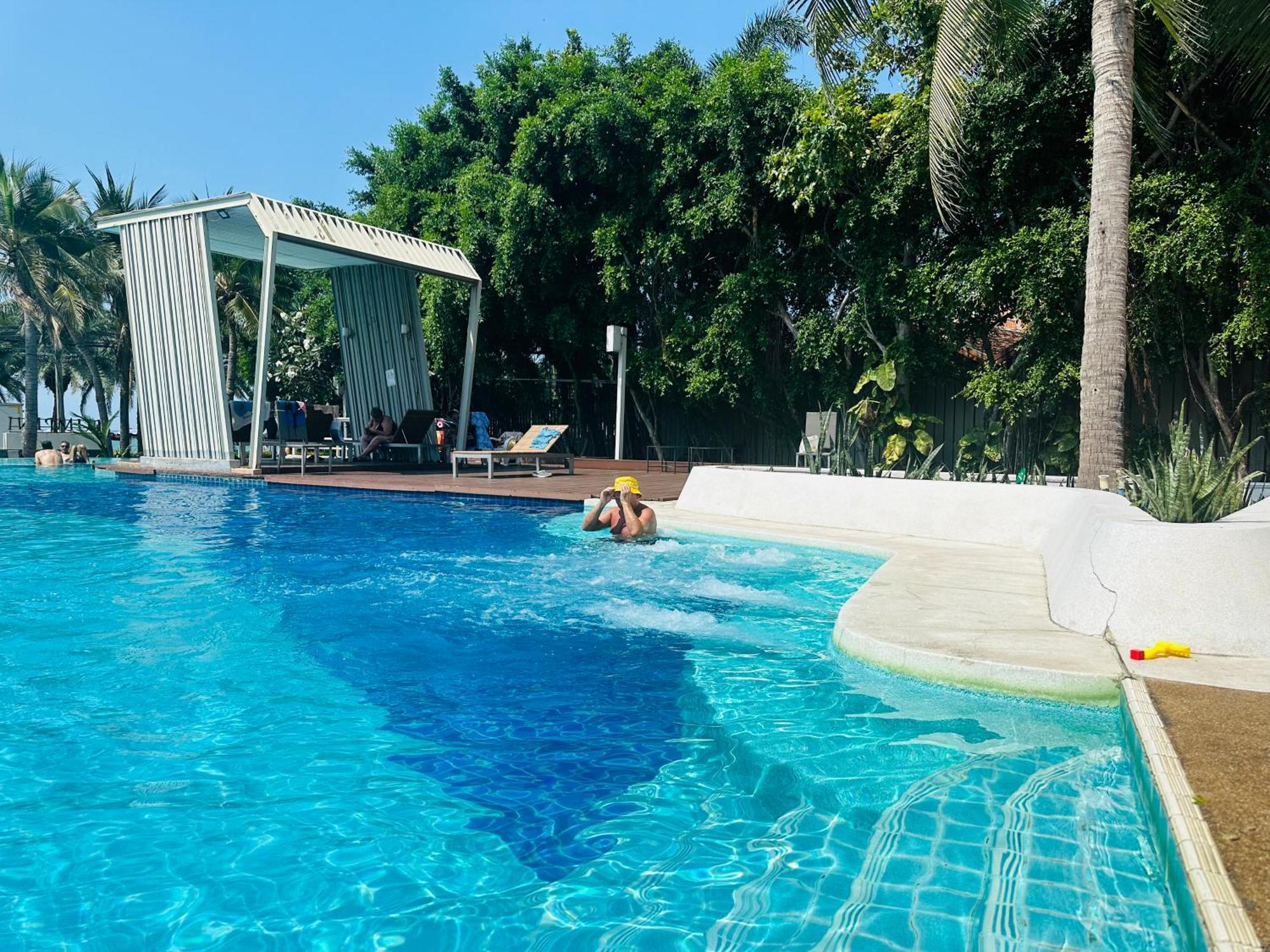 Seaview Beach Room Lumpini-Pool And Gym Face To Ocean Джомтиен Бийч Екстериор снимка