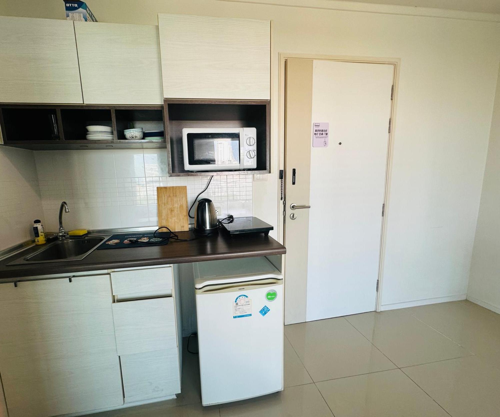 Seaview Beach Room Lumpini-Pool And Gym Face To Ocean Джомтиен Бийч Екстериор снимка