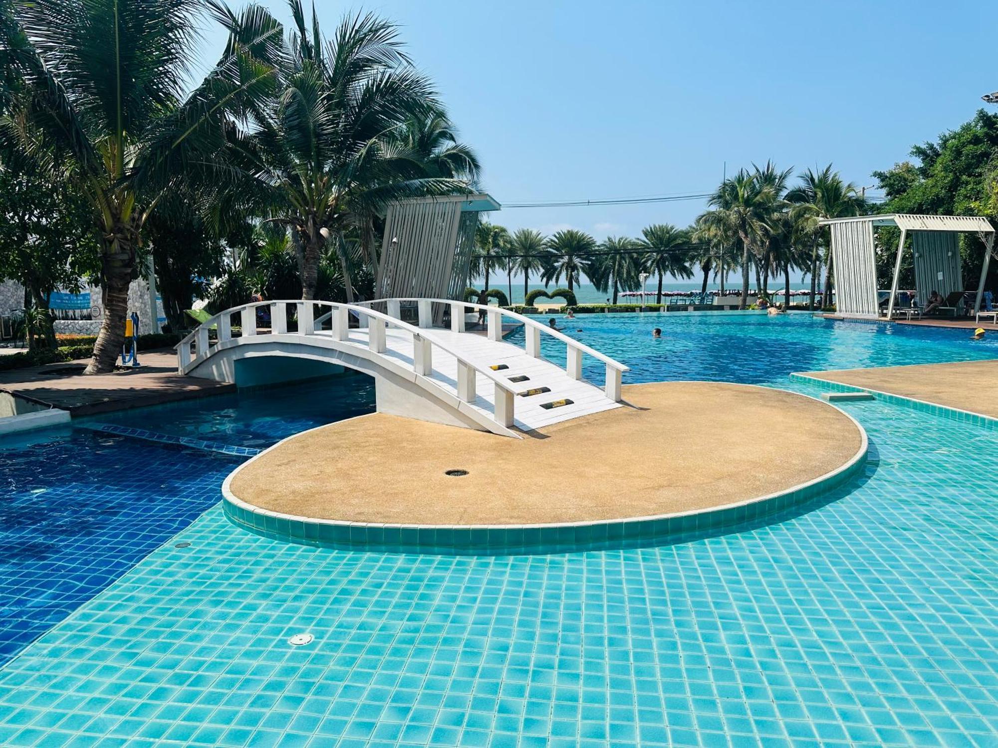 Seaview Beach Room Lumpini-Pool And Gym Face To Ocean Джомтиен Бийч Екстериор снимка