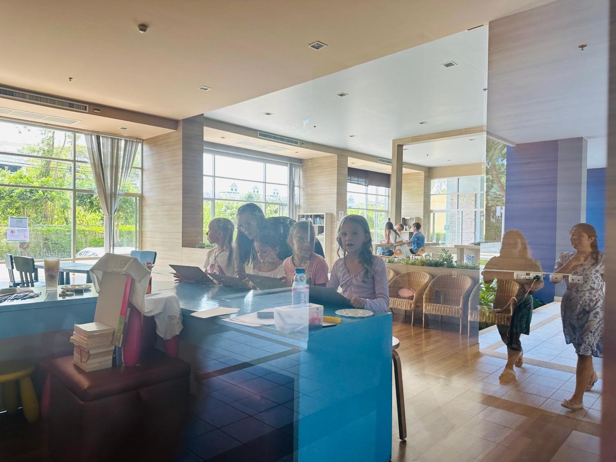 Seaview Beach Room Lumpini-Pool And Gym Face To Ocean Джомтиен Бийч Екстериор снимка
